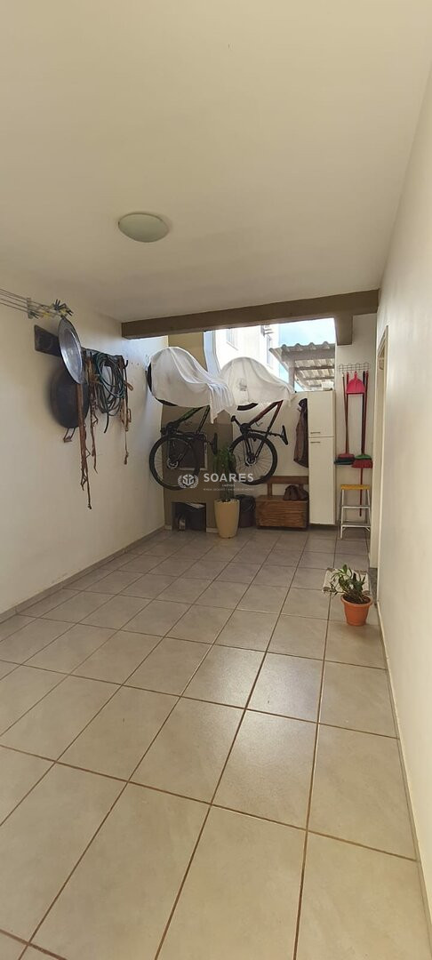 Vende-se Casa